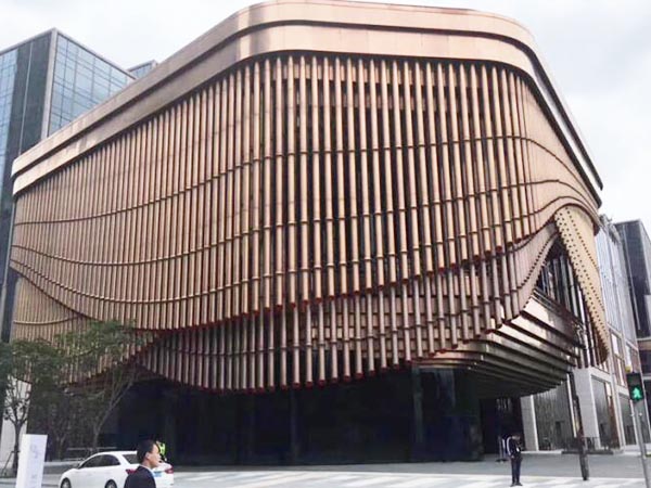 仿古拉絲鋁單板的產(chǎn)品優(yōu)點(diǎn)