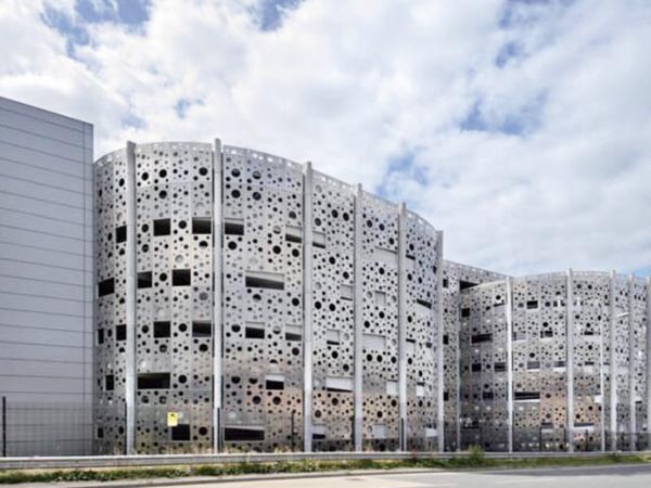 沖孔鋁單板裝飾的優(yōu)勢(shì)